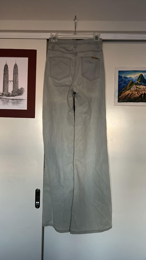 Camilla & Marc Wide Leg Jeans (Category: Women's Clothes) located in Melbourne. Submitted by ecochicka (Listing ID 1253537962, Image 2). Description: camilla & marc wide leg jeans unsure of sizing but laying flat from one end to another the waistband is 32cm.