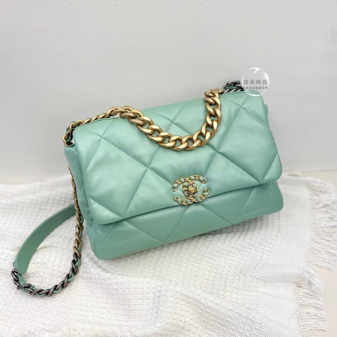 CHANEL 19 AS1161
