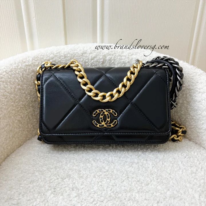 Goatskin quilted 19 wallet on chain woc black deals
