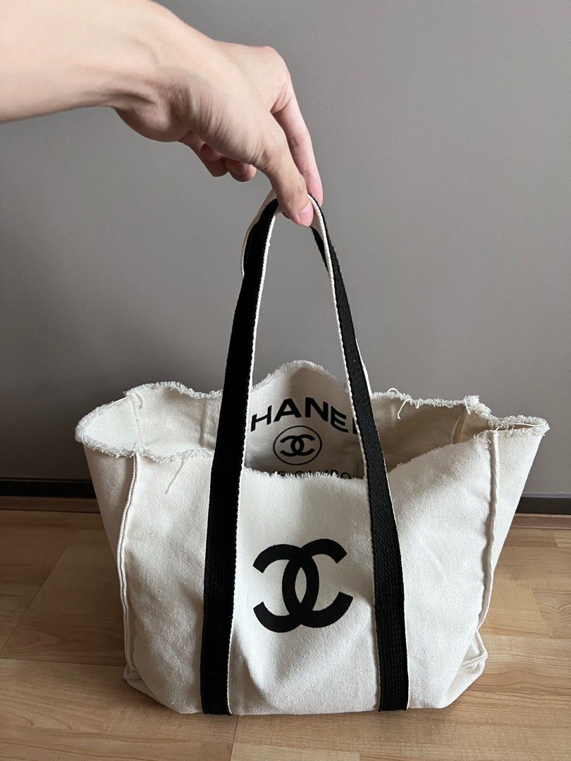 Chanel beauty VIP gift tote bag