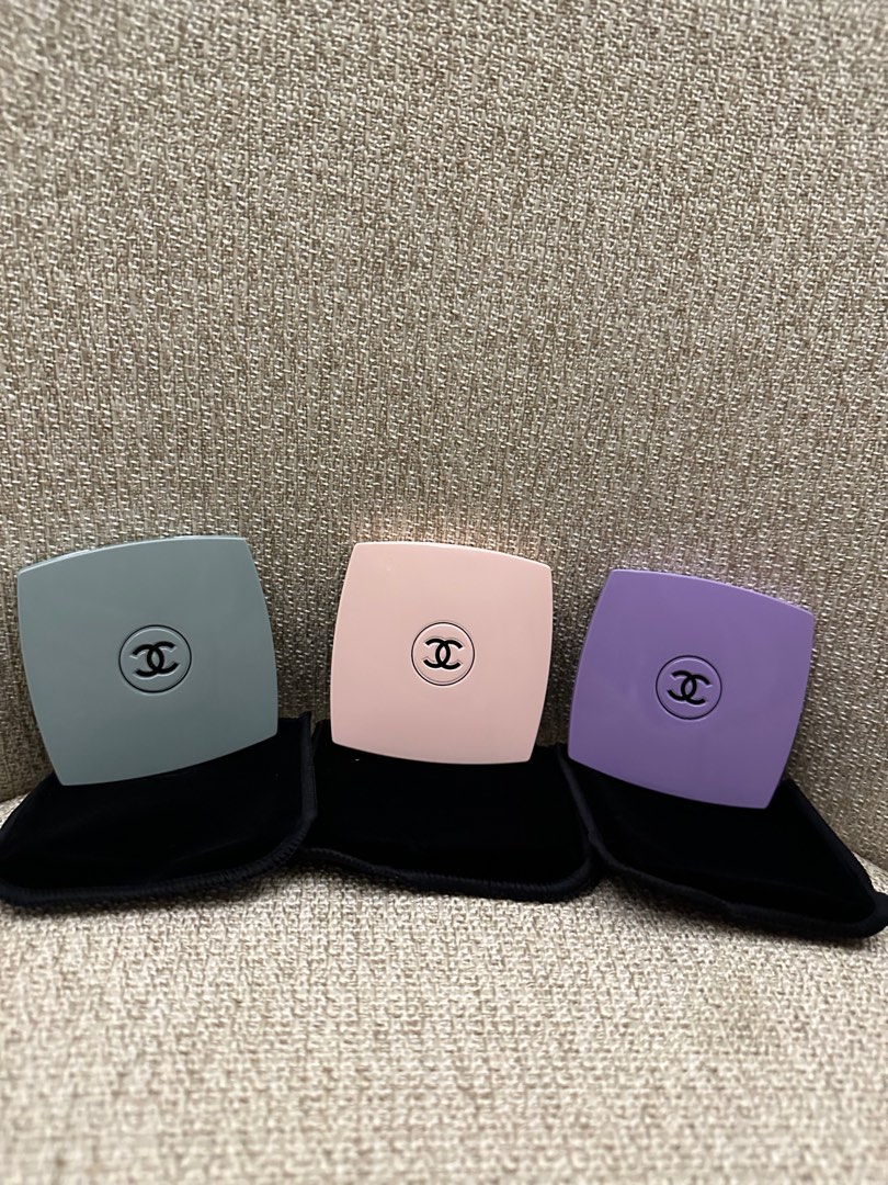 Chanel Compact Mirror Limited Ed, Fesyen Wanita, Aksesoris di Carousell