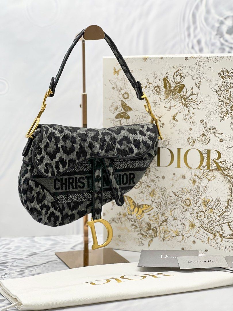 Dior saddle clearance embroidered bag