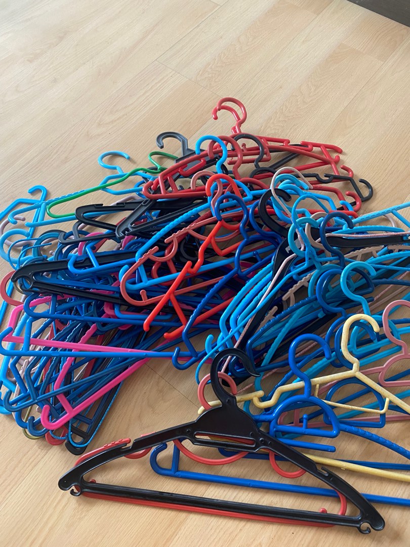 Used clothes hangers deals