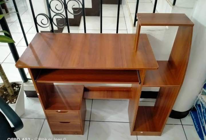 Desktop Table (Category: Tables & Sets) located in Manila. Submitted by redonlineshop (Listing ID 1253614745, Image 1). Description: Desktop Table Php 1500 multifunction computer table with dawer and shelves ✔materials: medium density fiber ✔Size: 100x40x92cm with keyboard holder ✔easy to assemble with manual and tools BRAND NEW ONHAND and Ready to Deliver Accept Gcash payment/COD Same day delivery + SF.