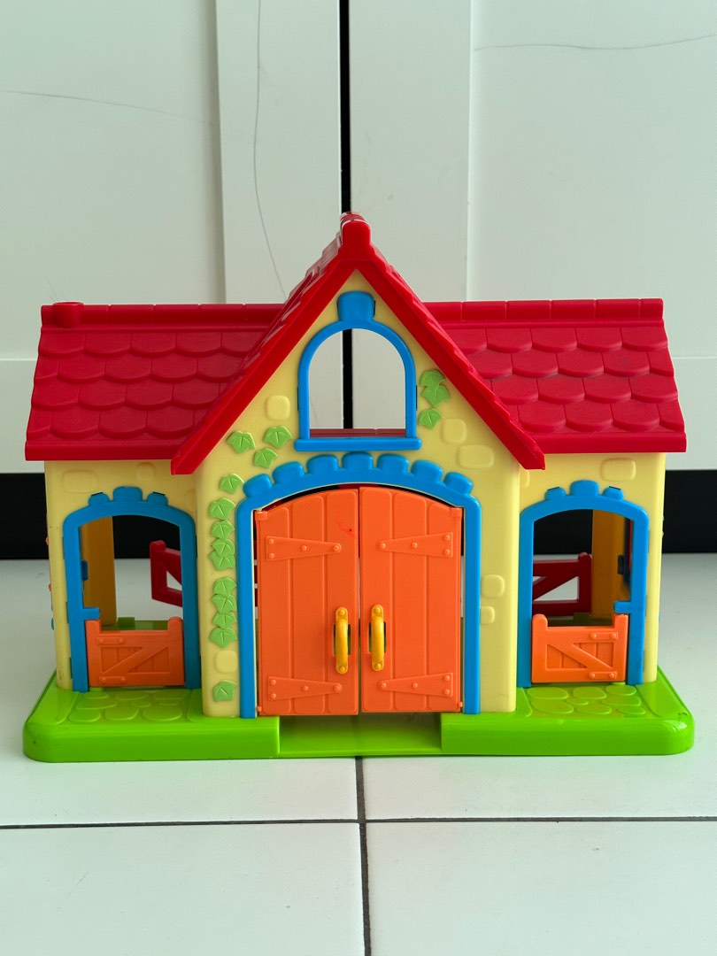 Happyland stables 2024 playset