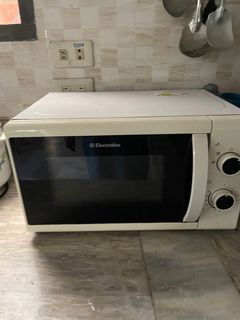 Electrolux microwave oven