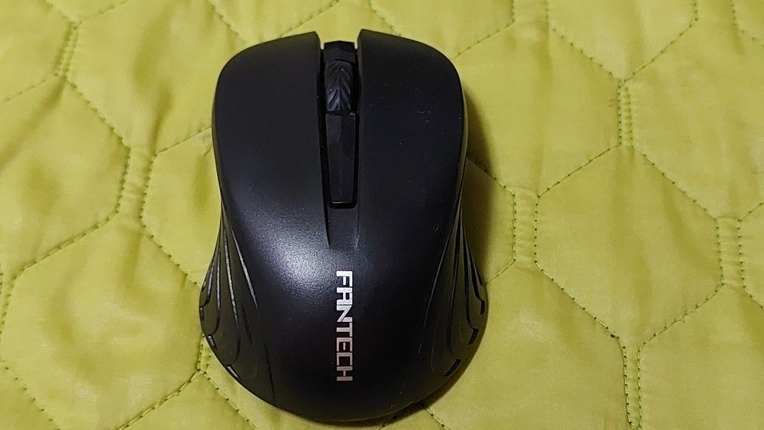 Fantech Mouse W189 Black (Category: Mouse & Mousepads) located in Quezon City. Submitted by gabs_a (Listing ID 1253402827, Image 2). Description: Wireless Mouse Brand: Fantech Model: W189 Color: Black Type: Wireless 2.4 Ghz Battery: AAA x1 Sensor: Optical Sensor Resolution: 1200 DPI Buttons: 3 (Left, Right, Wheel Scroll) Comes with: USB Dongle / Receiver Note: - As the difference between camera and computer display, there is a discrepancy on the 