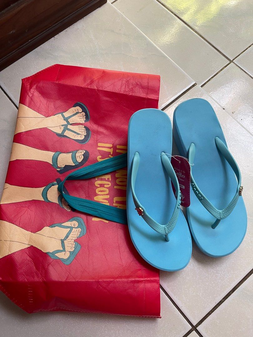 fipper wedges Fesyen Wanita Sepatu di Carousell