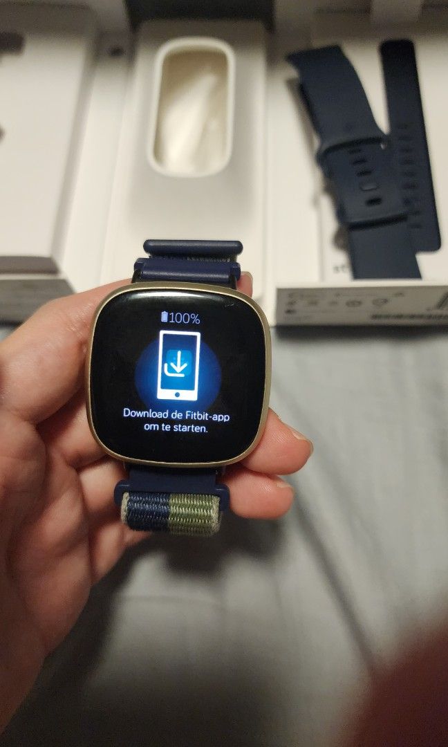 Midnight blue hot sale fitbit versa band