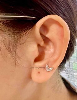 Flawless natural moissanite stud earrings in vermeil setting