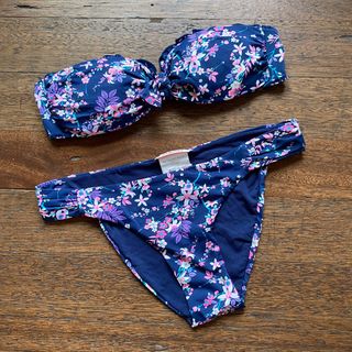 (Category: ) located in . Submitted by peripleshop (Listing ID 1253600762, Image 1). Description: .