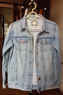 (Category: ) located in . Submitted by gwardrobe__ (Listing ID 1253599718, Image 1). Description: .
