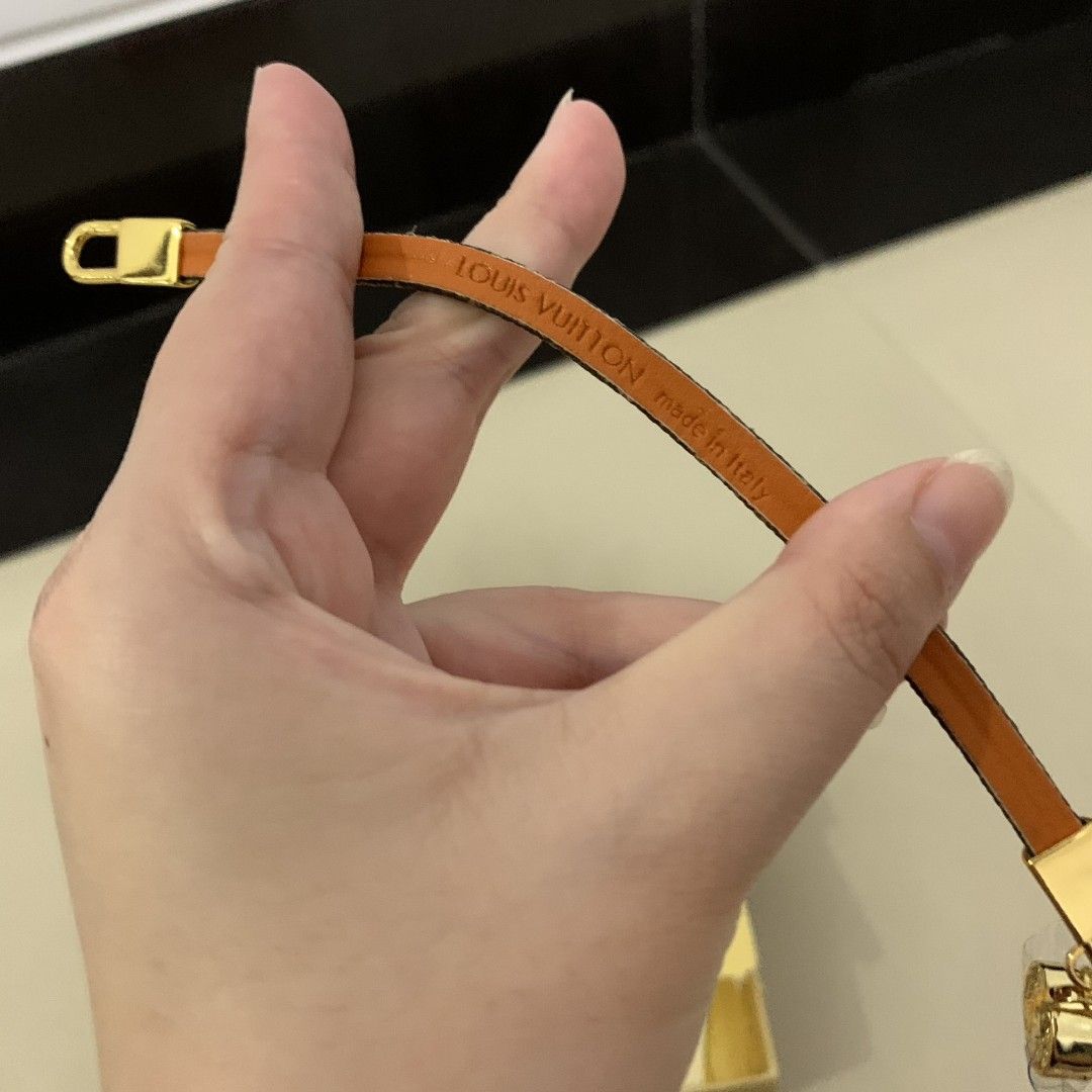 Gelang Louis Vuitton, Fesyen Wanita, Aksesoris di Carousell