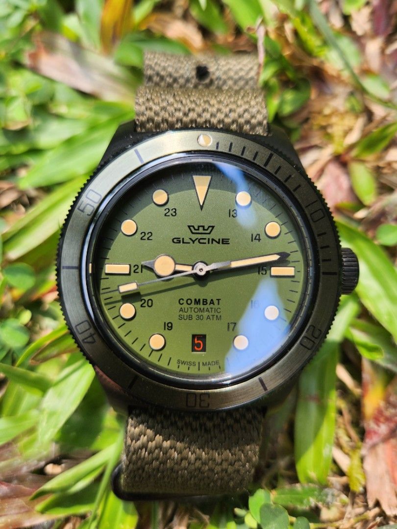 Glycine Combat Sub 39mm Dark Green PVD automatic