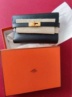 Hermes Kelly Pochette Rose Pourpre Swift, Luxury, Bags & Wallets on  Carousell