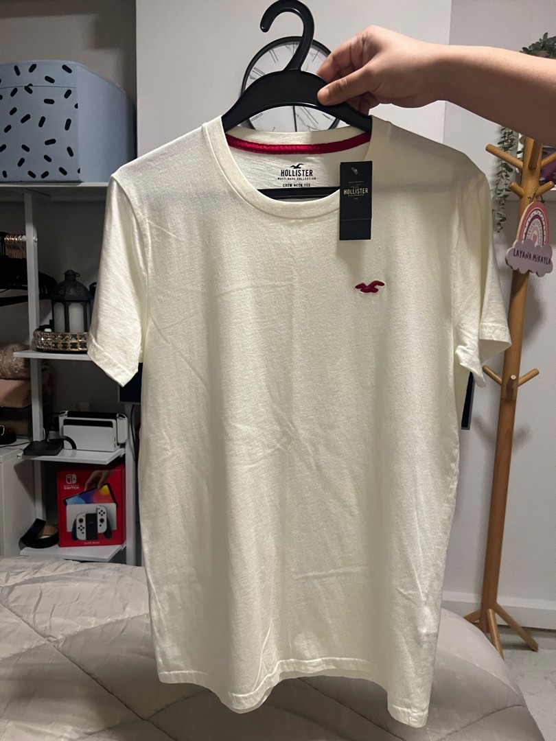 Hollister crew neck tee shirt Men s Fashion Tops Sets Tshirts