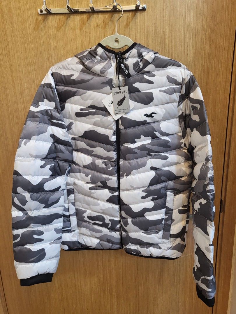 Hollister puffer jacket, Men's Fashion, Coats, Jackets and Outerwear on  Carousell