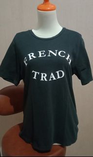 Kaos unisex  Hitam pekat