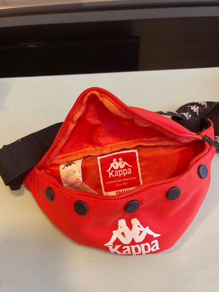 Red kappa fanny 2025 pack