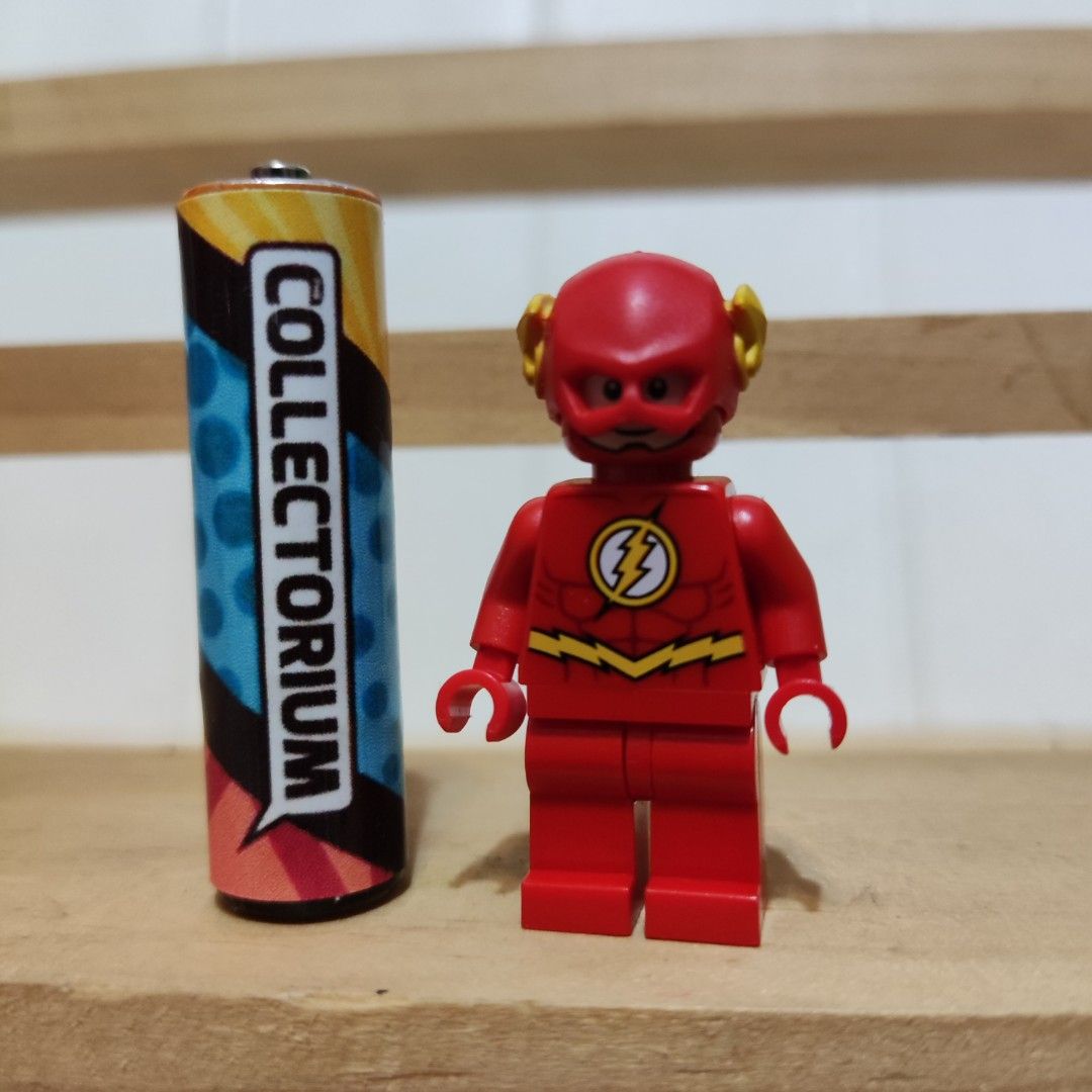 LEGO DC Comics The Flash minifigure (Category: Lego & Building Sets) located in Calauag. Submitted by renzo649 (Listing ID 1253585539, Image 1). Description: LEGO® The Flash minifigure Declare: Legs and torso have been super glued together, cannot be removed Condition: 2nd-hand. As is. Please manage your expectations. FB: @thecollectoriumph.
