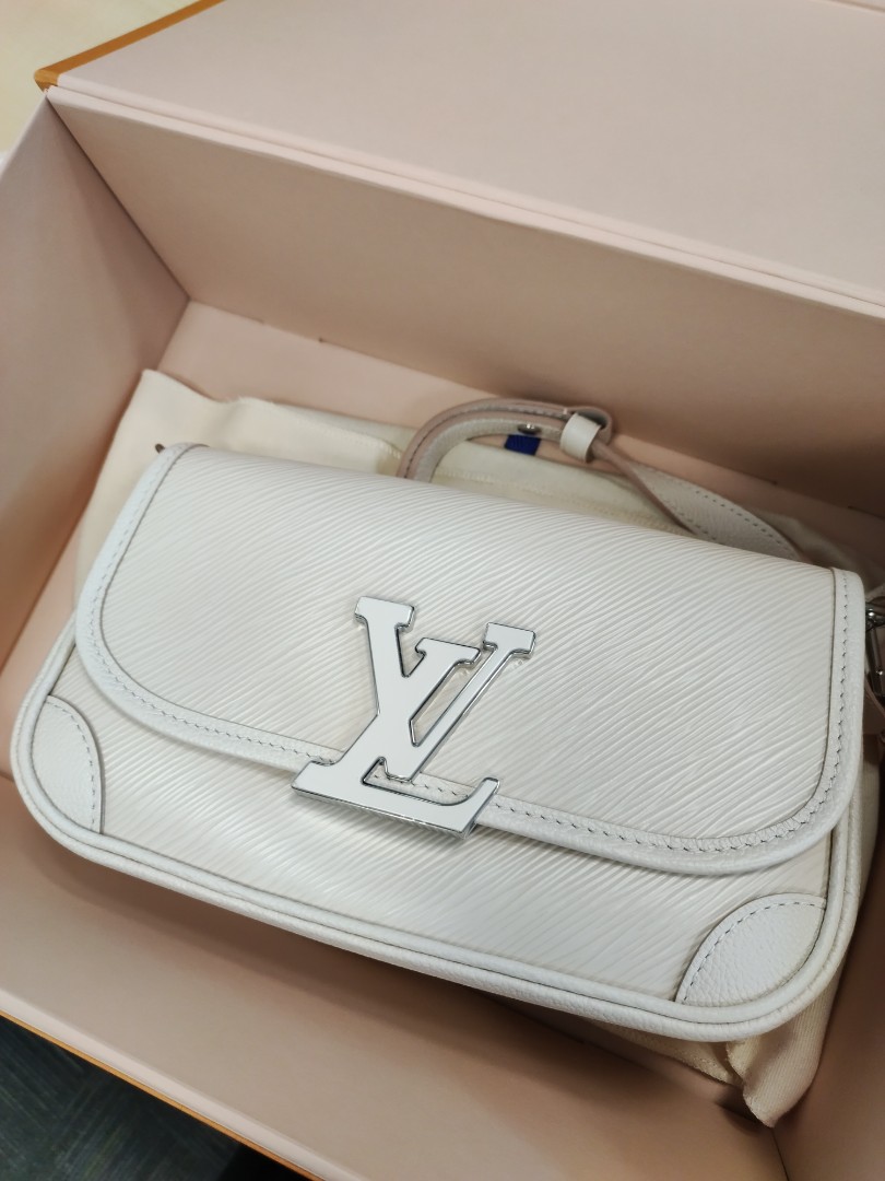 Louis Vuitton Buci Quartz EPI