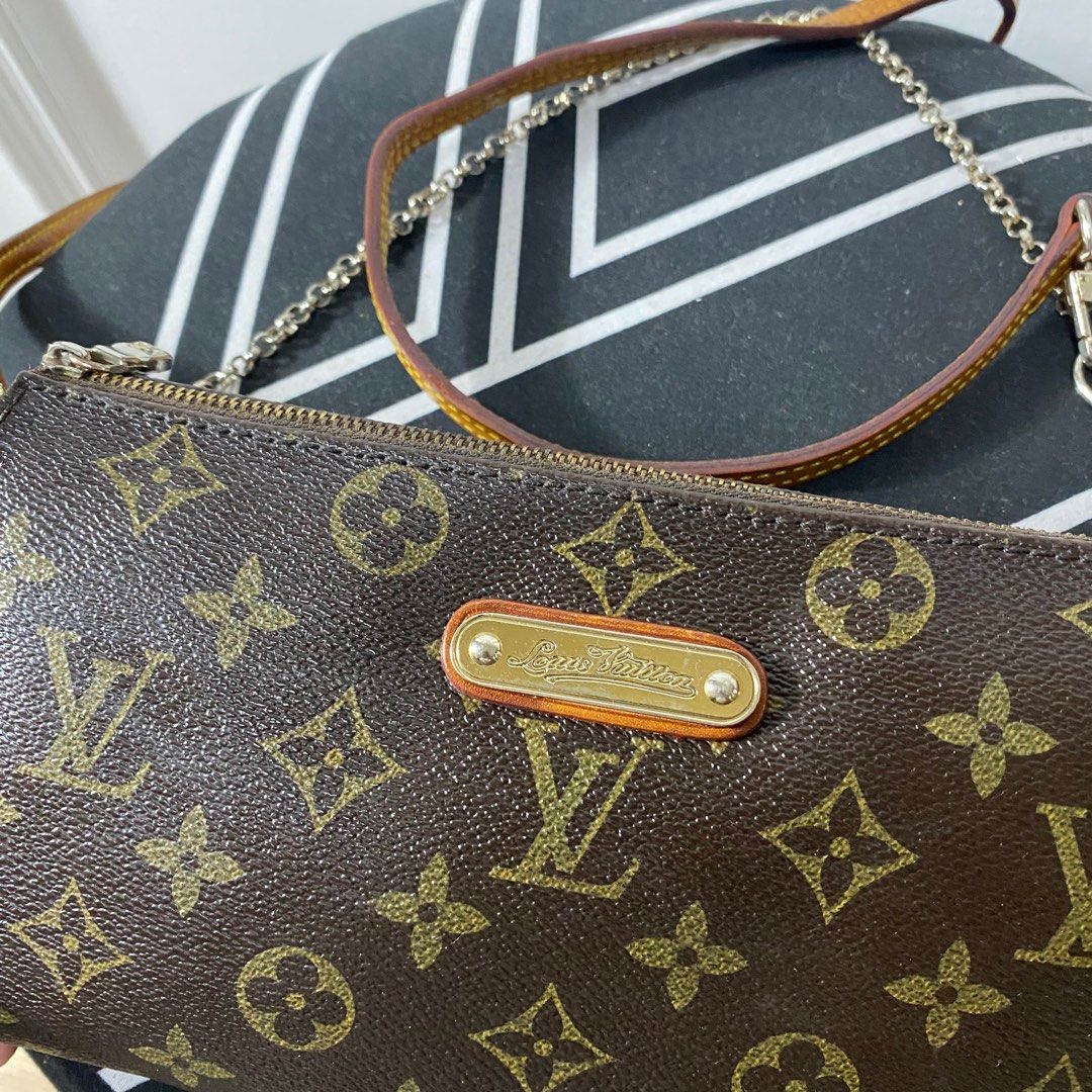 Louis Vuitton minnie mouse sling bag preorder japan 🇯🇵, Luxury, Bags &  Wallets on Carousell