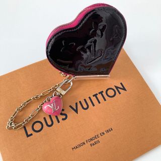 Louis Vuitton Auth Monogram VERNIS Pomme D'amour Key Chain