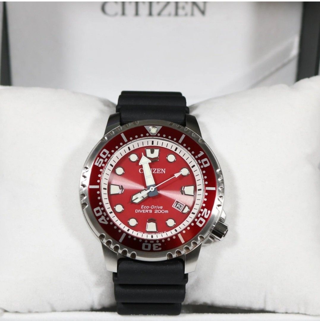 Red citizen watch top