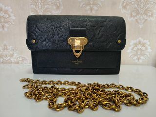 New Ivy Wallet on Chain in black empreinte leather!! Gorgeous