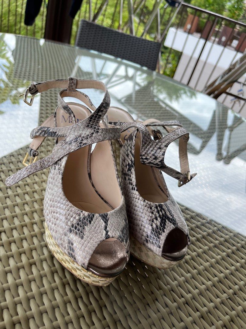 Clarks snakeskin sandals top