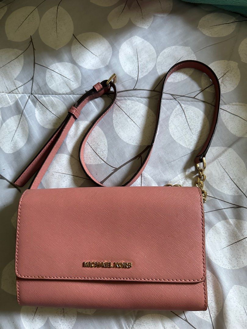 Michael kors crossbody with detachable wallet hotsell