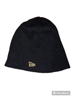 New era embroided logo beanie