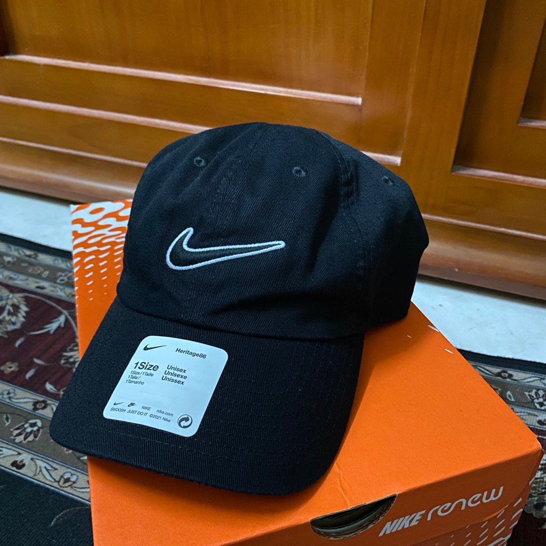 Fake online nike hats