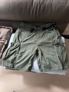 Nine point nine 6 pockets olive shorts  size L