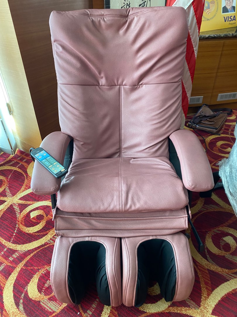 OSIM Massage chair, Furniture & Home Living, Furniture, Other Home