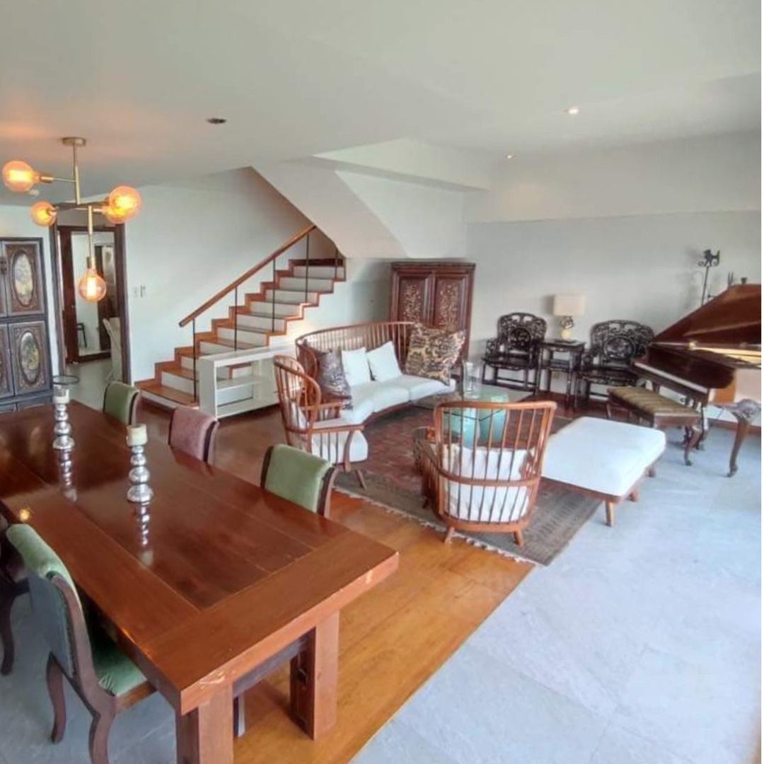 Curated visual reference: Visual Reference: Penthouse In Elizabeth Place At 268 Smq Floor Area And