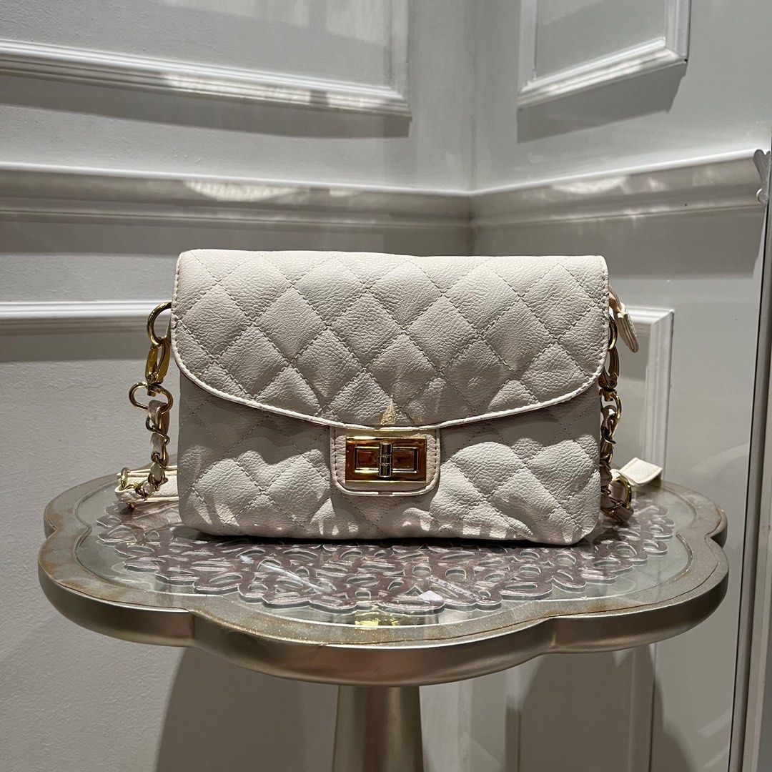 White hot sale quilted crossbody