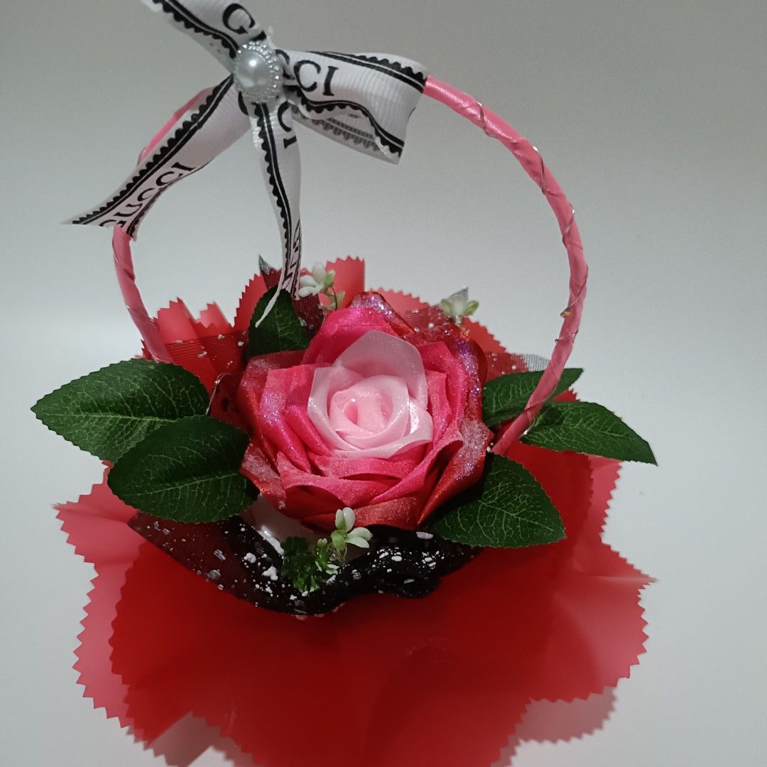 Rangkaian bunga/keranjang buket bunga mawar, Desain & Kerajinan Tangan