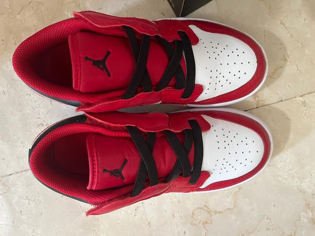 Red jordans boys outlet