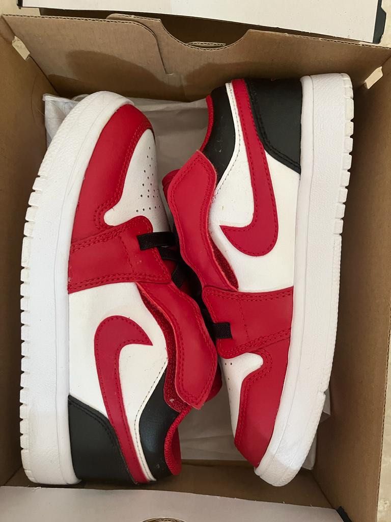 Red jordans clearance boys