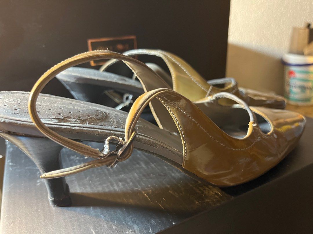 Rockport high top heel shoes