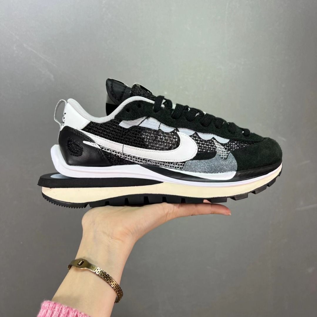 Sacai x Nike VaporWaffle black and white合成革低幫運動休閑鞋男女同