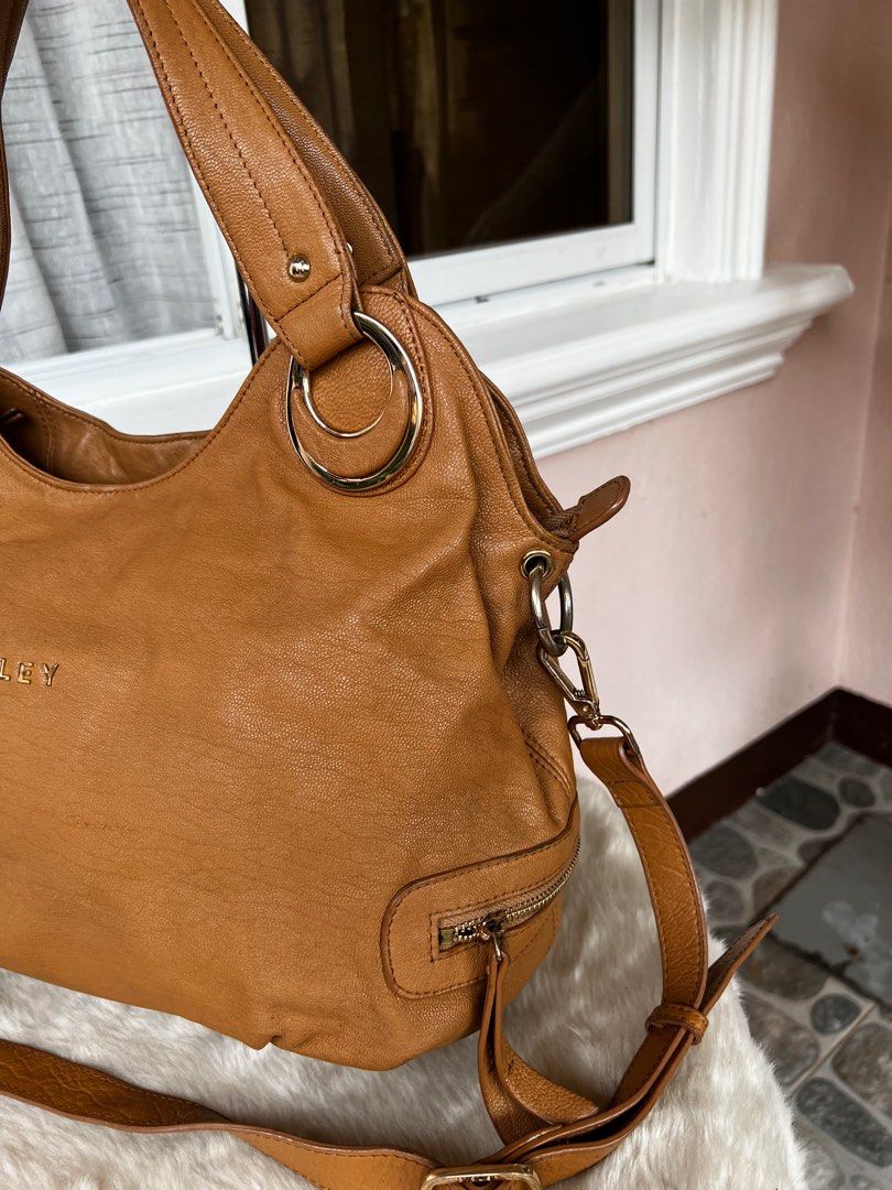 Sisley Paris 2 way Leather Shoulder Bag in Beige