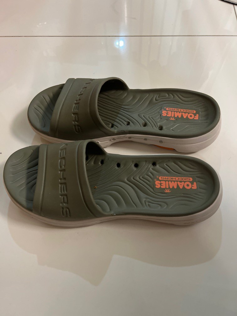 Skechers egg 2025 crate flip flops
