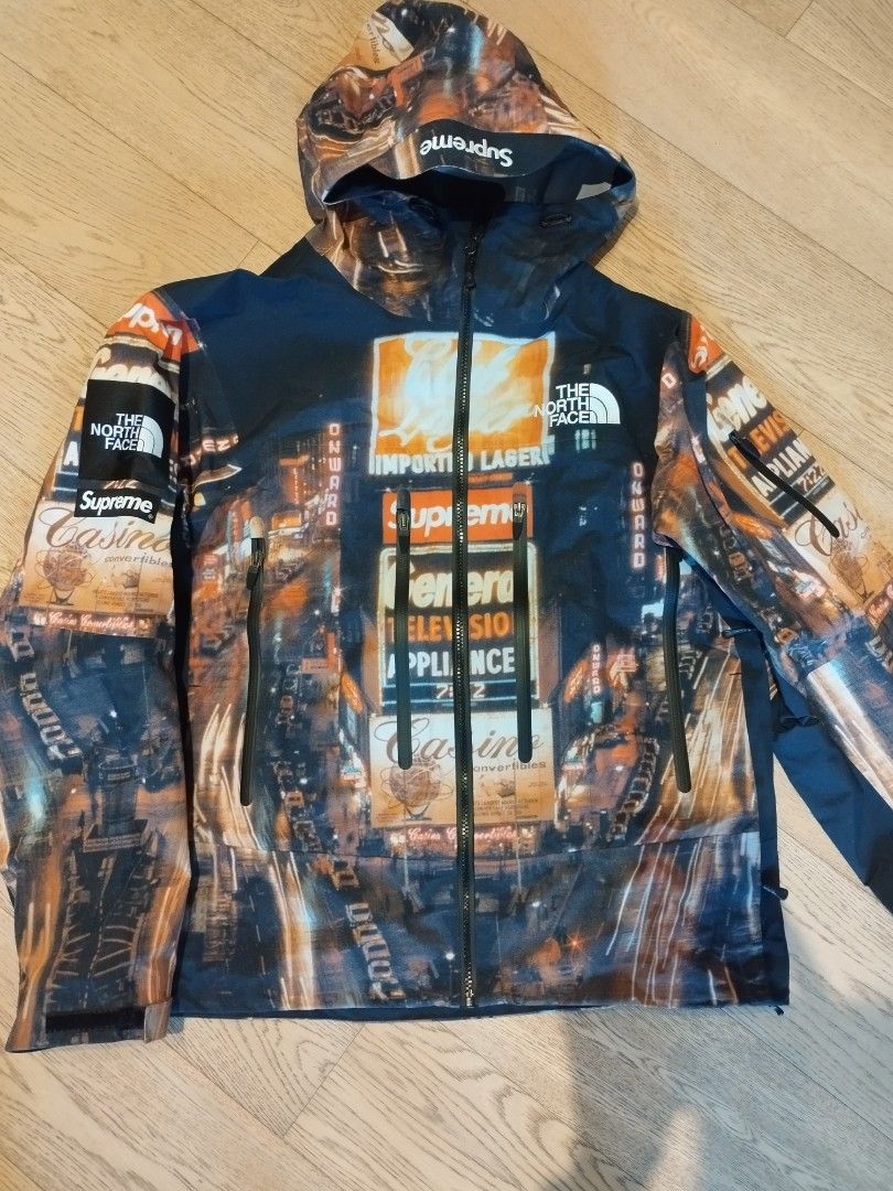 Supreme x the north face jackets time square new york city, 男裝