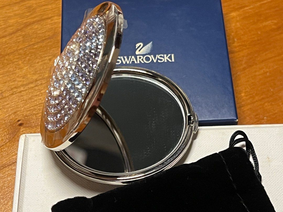 Swarovski 鏡盒, 女裝, 手錶及配件, 其他飾物- Carousell