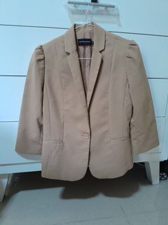 The Executive Women Blazer in Mocca with puff shoulder