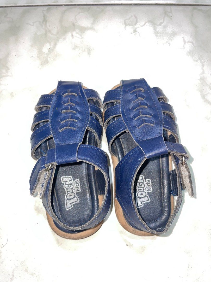 Tough kids sandals deals