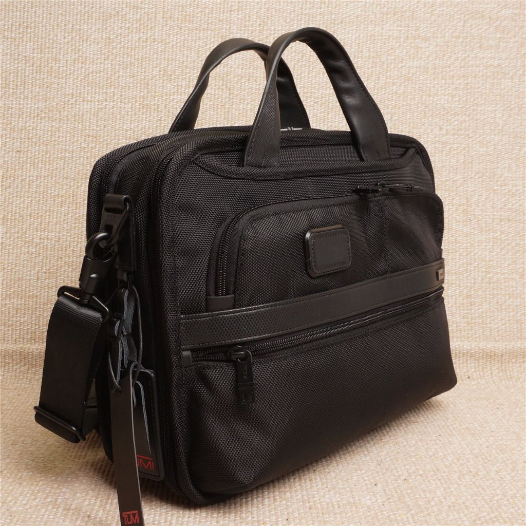 Tumi alpha 2 small shop screen expandable laptop brief