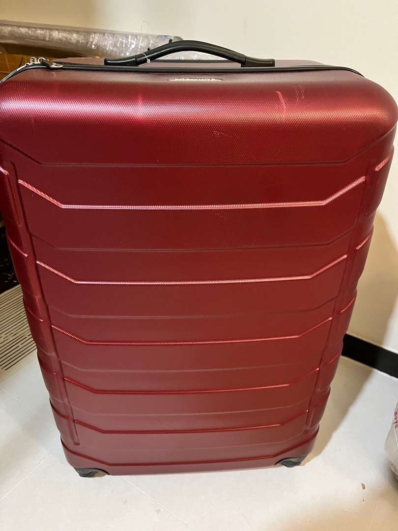It luggage outlet urban lite suitcase